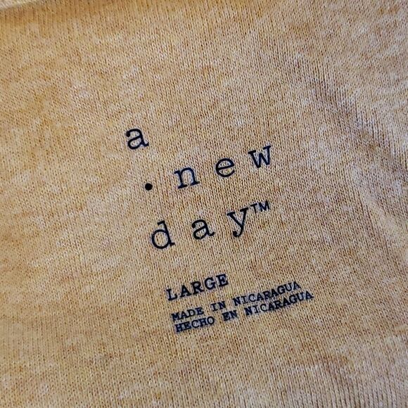 A. NEW DAY Mustard Yellow Cropped Frayed Long Sleeve Large - Picture 2 of 3